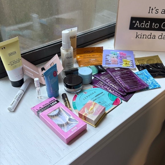 Beauty Hair and Makeup Bundle - Picture 1 of 15